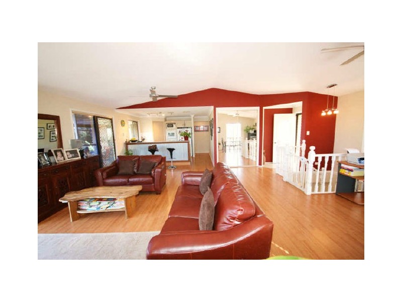 9 Kilmuir Street, Highland Park QLD 4211