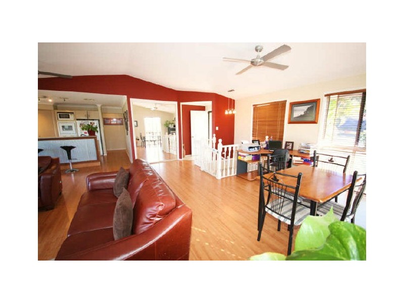 9 Kilmuir Street, Highland Park QLD 4211