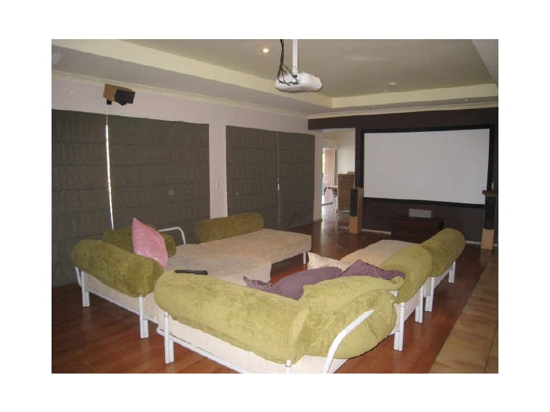 5 Berkley Court, Highland Park QLD 4211