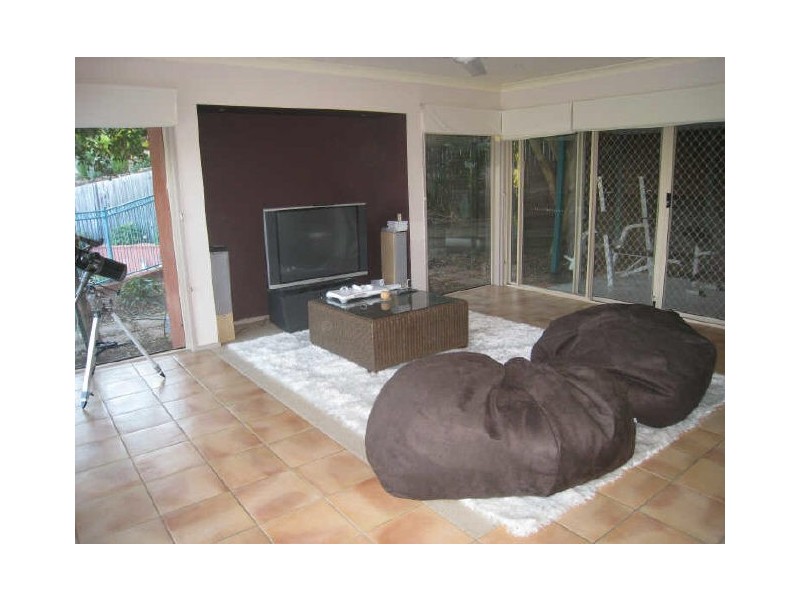 5 Berkley Court, Highland Park QLD 4211