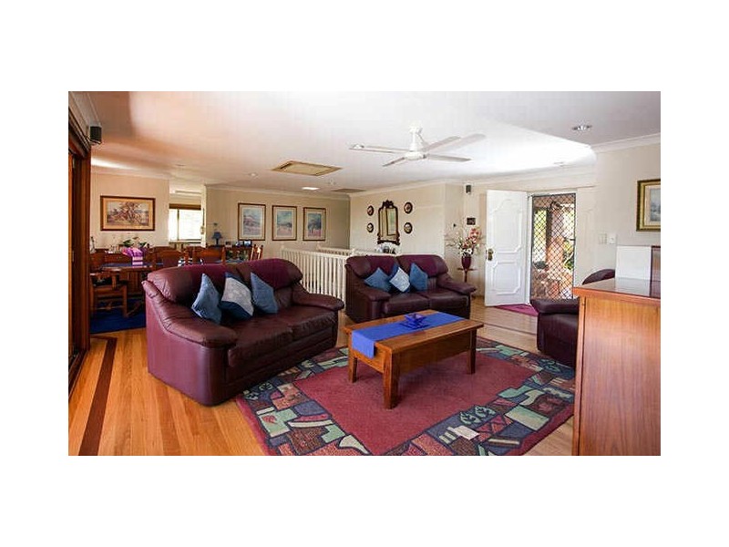 3 Kilmarnock Close, Highland Park QLD 4211