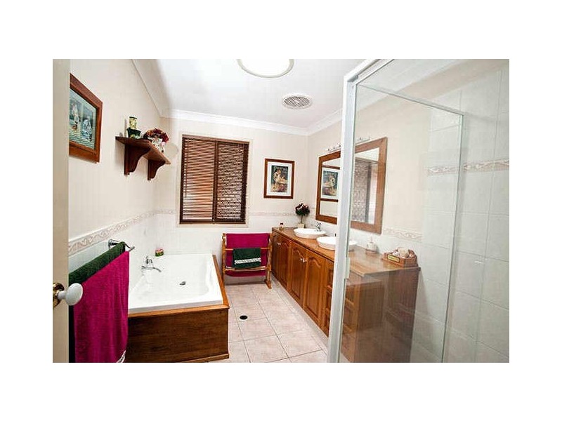 3 Kilmarnock Close, Highland Park QLD 4211