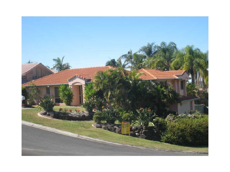 1 Nairn Court, Highland Park QLD 4211