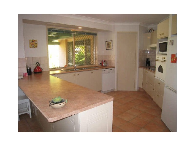 1 Nairn Court, Highland Park QLD 4211