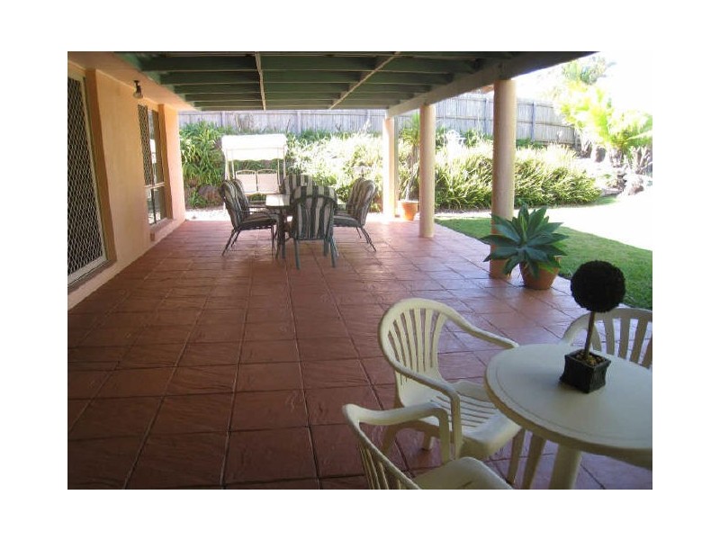 1 Nairn Court, Highland Park QLD 4211