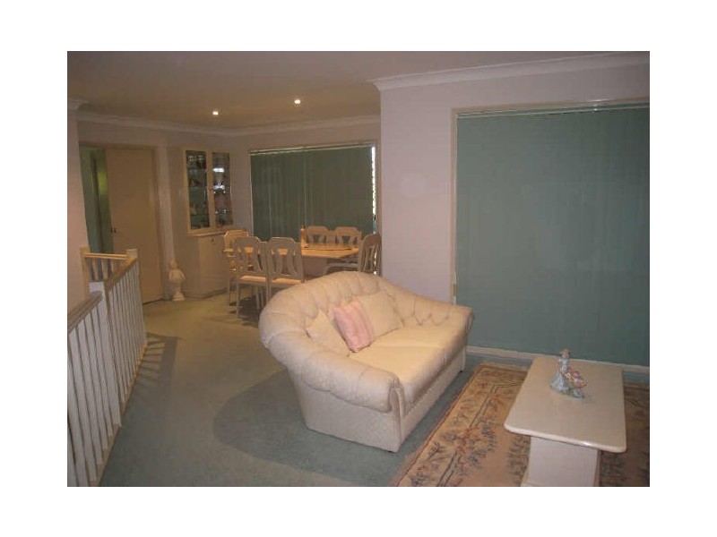 1 Nairn Court, Highland Park QLD 4211