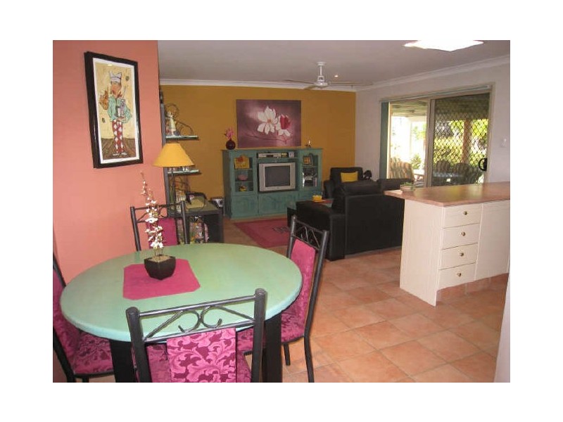 1 Nairn Court, Highland Park QLD 4211