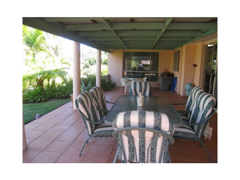 1 Nairn Court, Highland Park QLD 4211