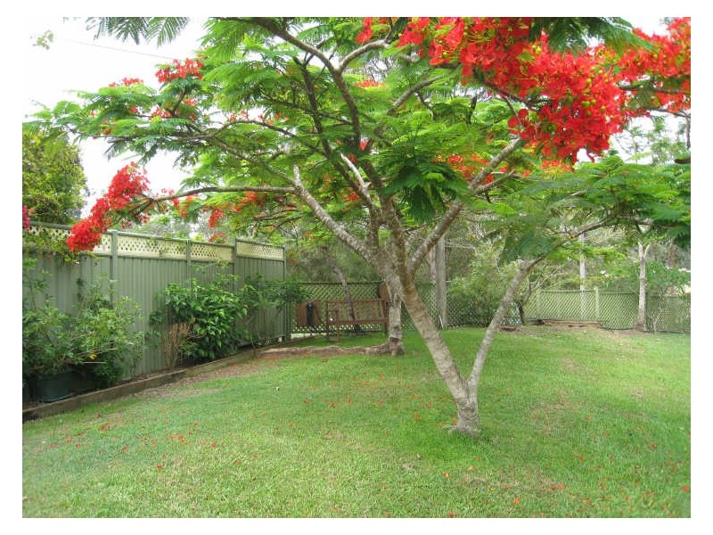 25 Josephine Terrace, Highland Park QLD 4211