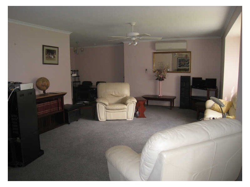 25 Josephine Terrace, Highland Park QLD 4211