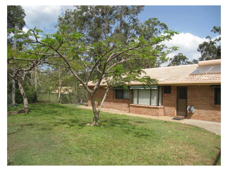 25 Josephine Terrace, Highland Park QLD 4211