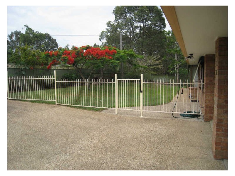 25 Josephine Terrace, Highland Park QLD 4211