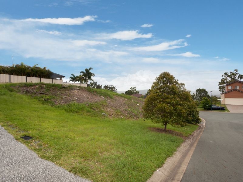 38 Tara Vista Boulevard, Highland Park QLD 4211