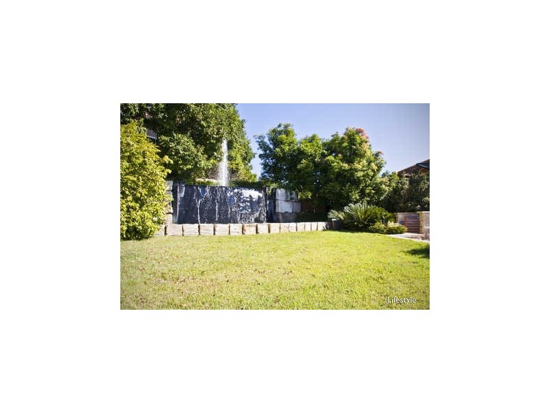 38 Tara Vista Boulevard, Highland Park QLD 4211