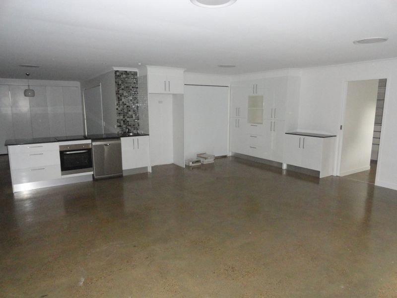 13 Richard Crescent, Highland Park QLD 4211