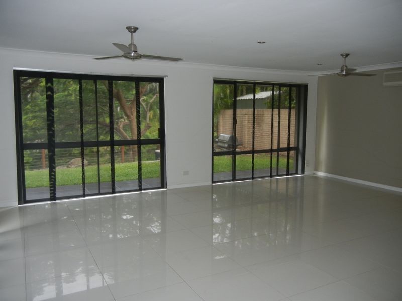 67 Nerang River Drive, Nerang QLD 4211