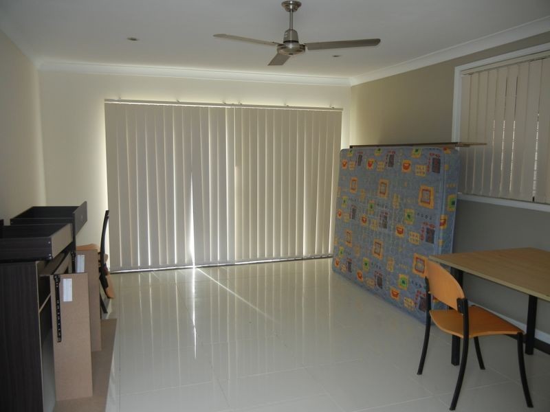 67 Nerang River Drive, Nerang QLD 4211