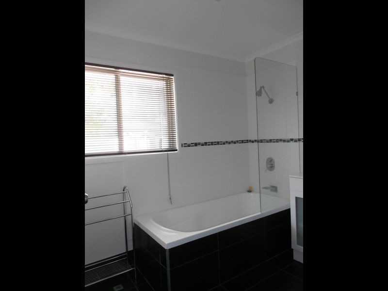 24 Yoolantie Crescent, Nerang QLD 4211