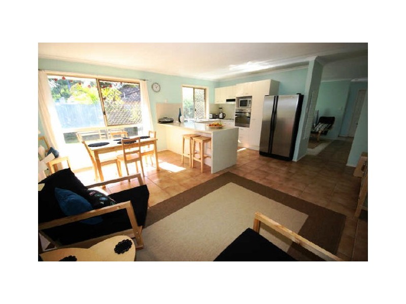 8 Rossmore Street, Nerang QLD 4211