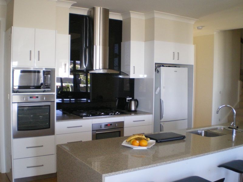 9 Chevron Rise, Highland Park QLD 4211