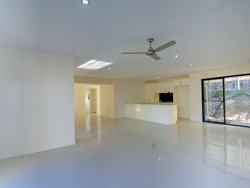 24 Alison Road, Carrara QLD 4211