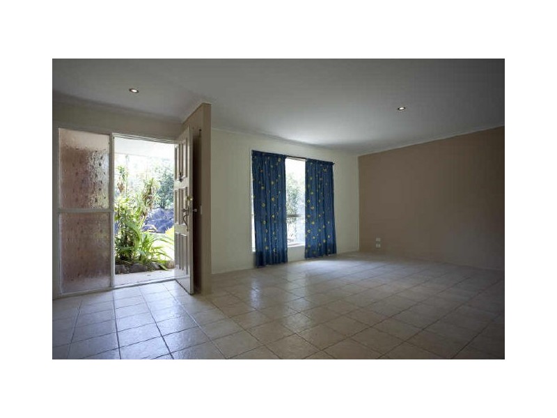 25 Kenneth Drive, Highland Park QLD 4211