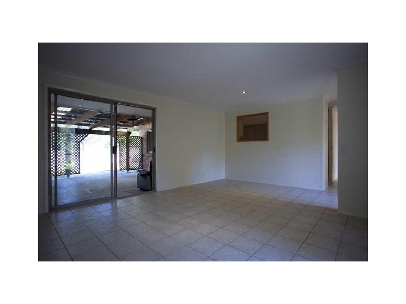 25 Kenneth Drive, Highland Park QLD 4211