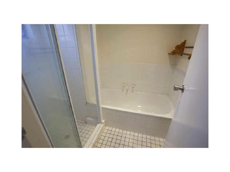 25 Kenneth Drive, Highland Park QLD 4211