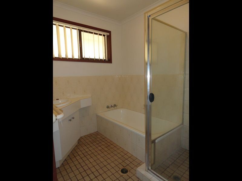 33 Dugandan Street, Nerang QLD 4211