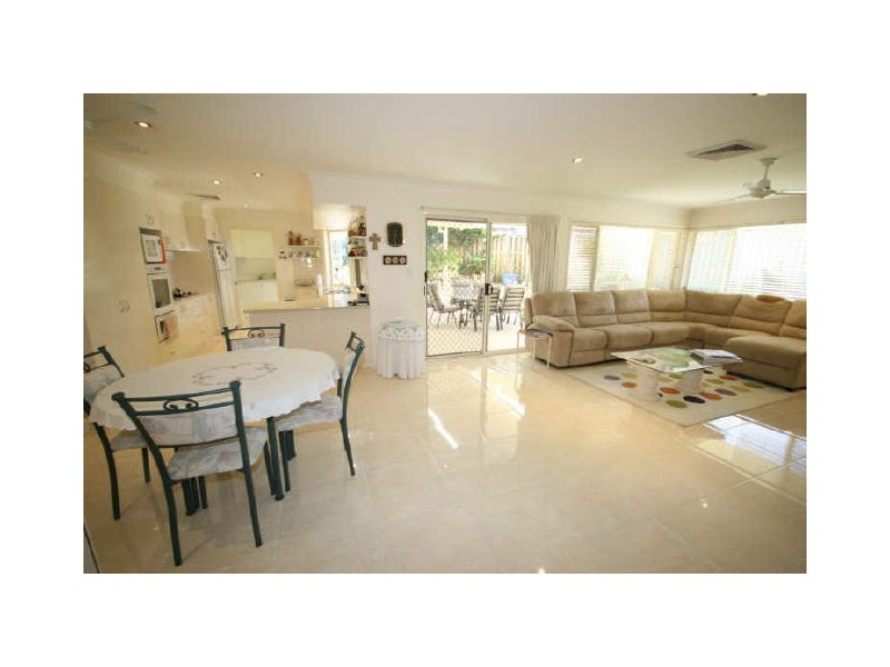 9 Abbey Rose Way, Nerang QLD 4211