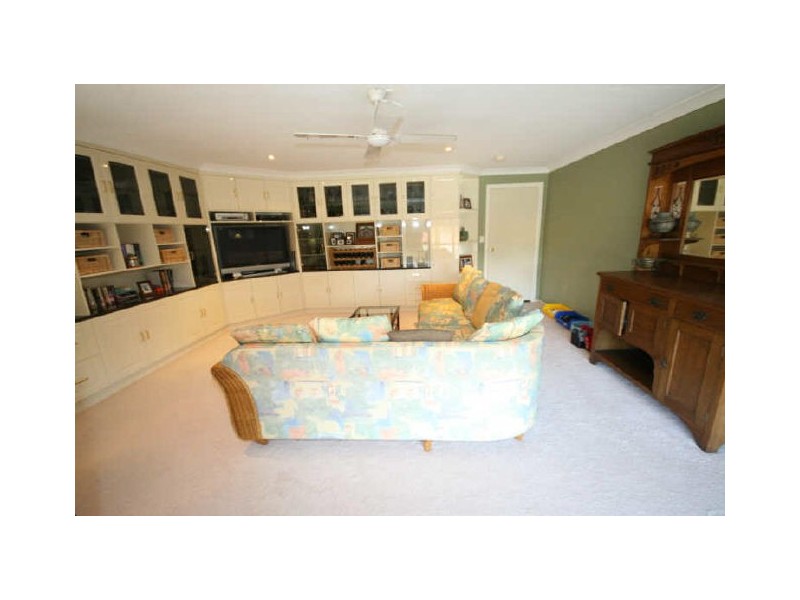 12 Whitian Drive, Carrara QLD 4211
