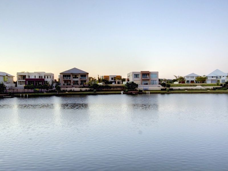 5027 Emerald Islands Drive, Carrara QLD 4211