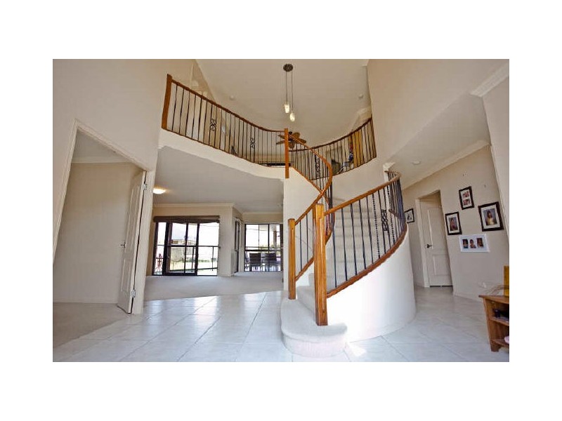 8 Blackheath Terrace, Pacific Pines QLD 4211