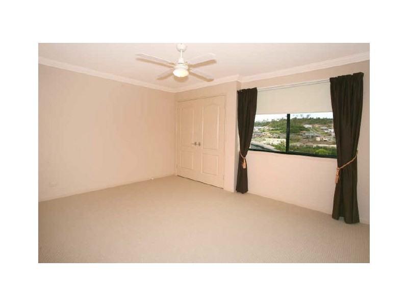 8 Blackheath Terrace, Pacific Pines QLD 4211