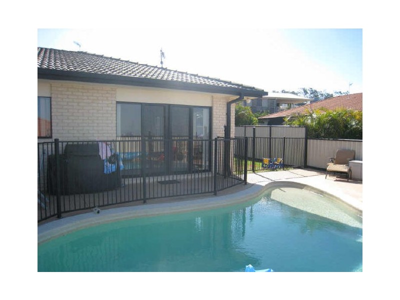 9 Marriott Way, Highland Park QLD 4211