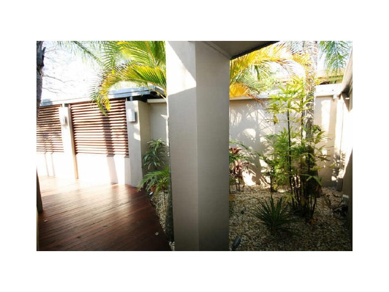 17 Avonbury Court, Carrara QLD 4211