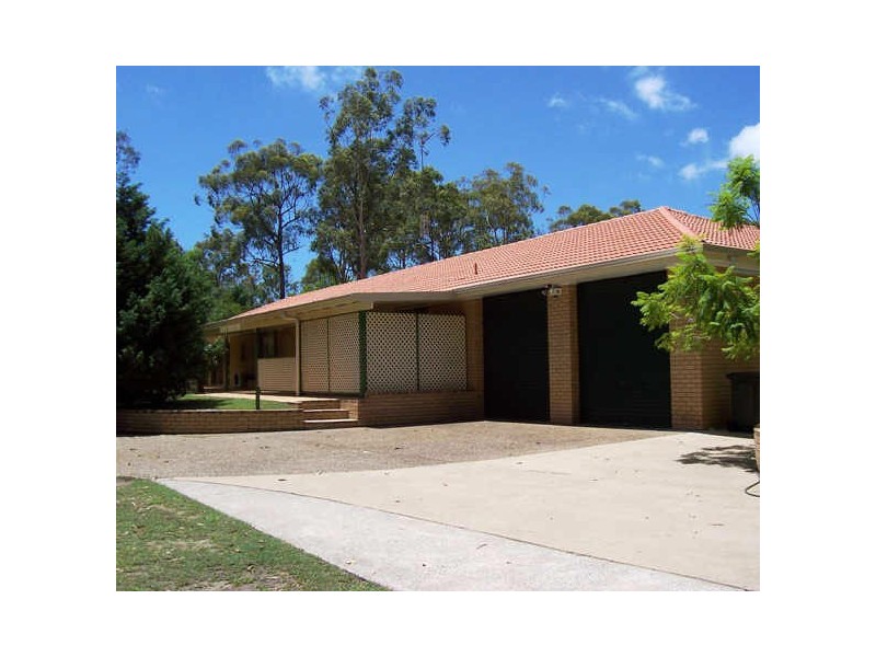 17 Castle Hill Drive South, Gaven QLD 4211