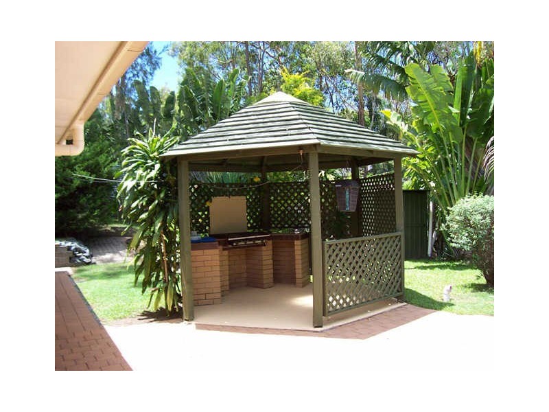 17 Castle Hill Drive South, Gaven QLD 4211