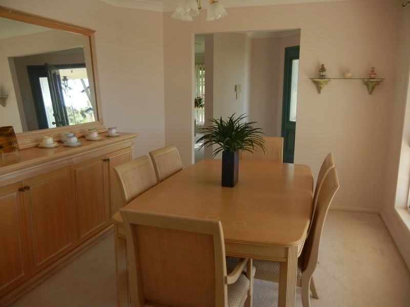 4 Nottingham Place, Highland Park QLD 4211