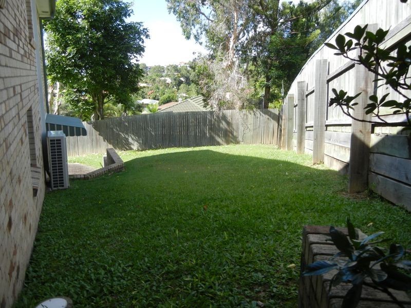 4 Nottingham Place, Highland Park QLD 4211