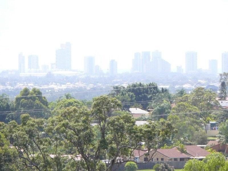 4 Nottingham Place, Highland Park QLD 4211