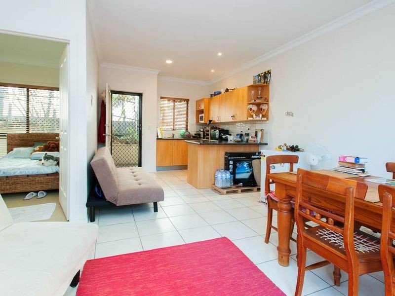82 Kincaid Drive, Highland Park QLD 4211