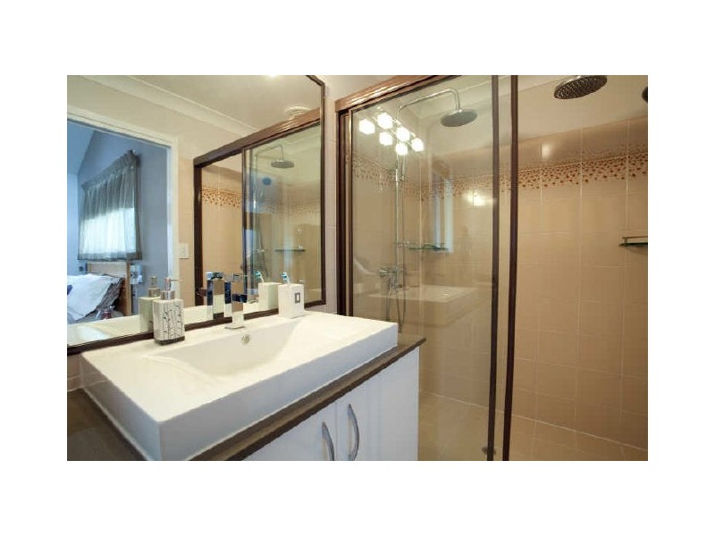 22 Yarraowee Drive, Nerang QLD 4211