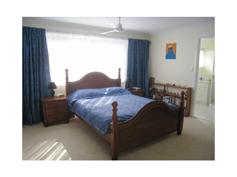 2 Hampstead Court, Highland Park QLD 4211