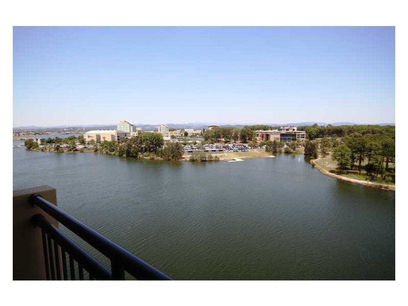 621/25 Lake Orr Drive, Robina QLD 4226