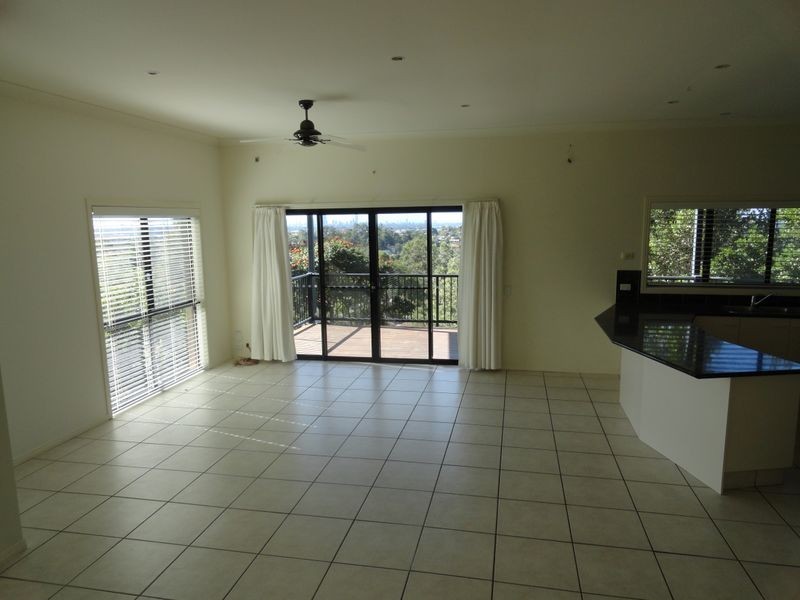 28 Ardrossan Place, Highland Park QLD 4211