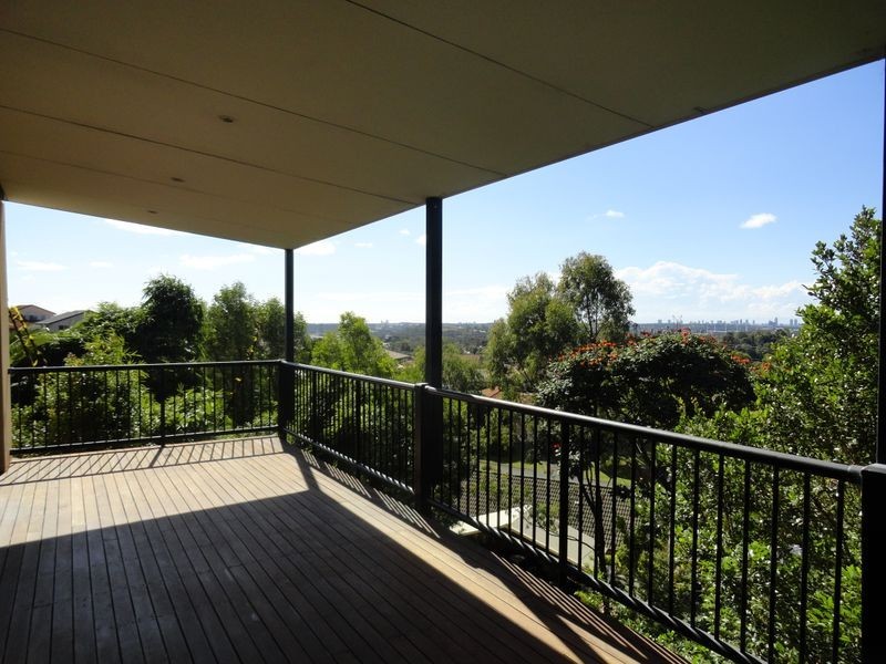 28 Ardrossan Place, Highland Park QLD 4211