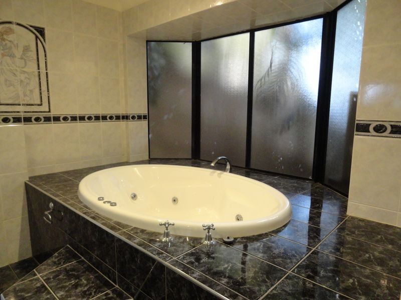 28 Ardrossan Place, Highland Park QLD 4211