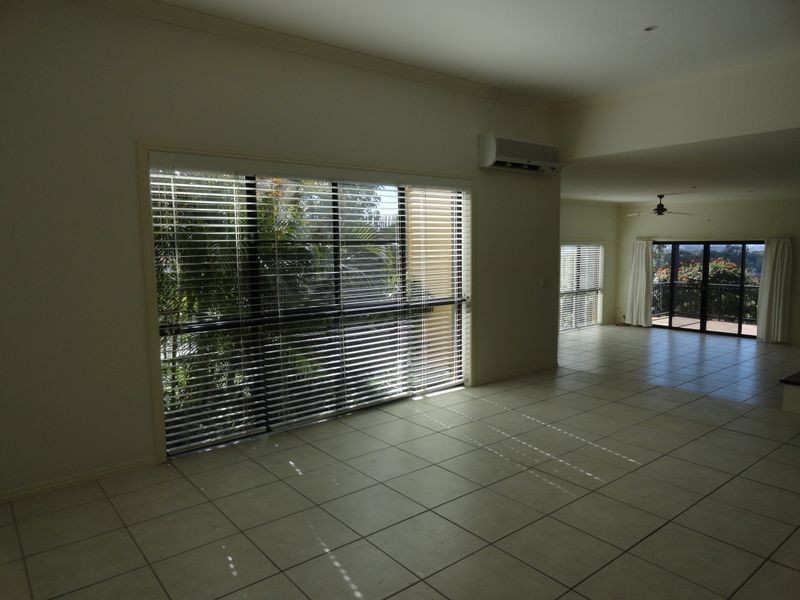 28 Ardrossan Place, Highland Park QLD 4211