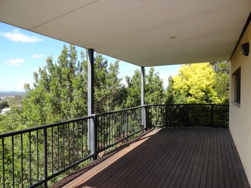 28 Ardrossan Place, Highland Park QLD 4211